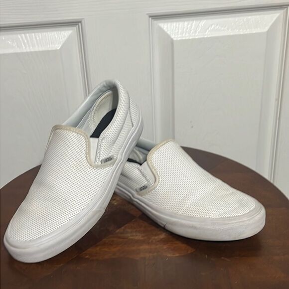 🔥🔥 VANS LEATHER Slip On Sneakers - EXCELLENT Condition - Mens 6.5 / Women 8 - Picture 2 of 11